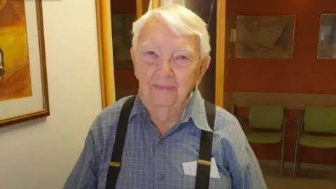 Michael Smuss, Resilient Warsaw Ghetto Survivor, Passes Away at 99