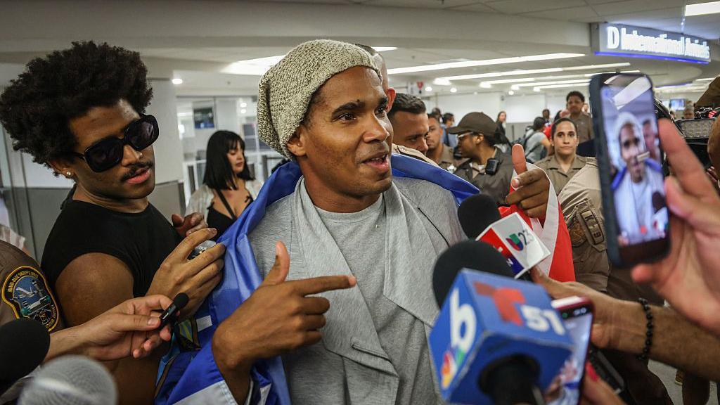 Cuban Dissident Luis Manuel Otero Alcántara Escapes to the U.S., Ending Five-Year Imprisonment