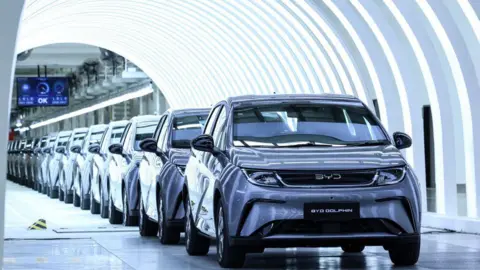 US Faces Challenges in Electric Vehicle Adoption Amid Global Competitors
