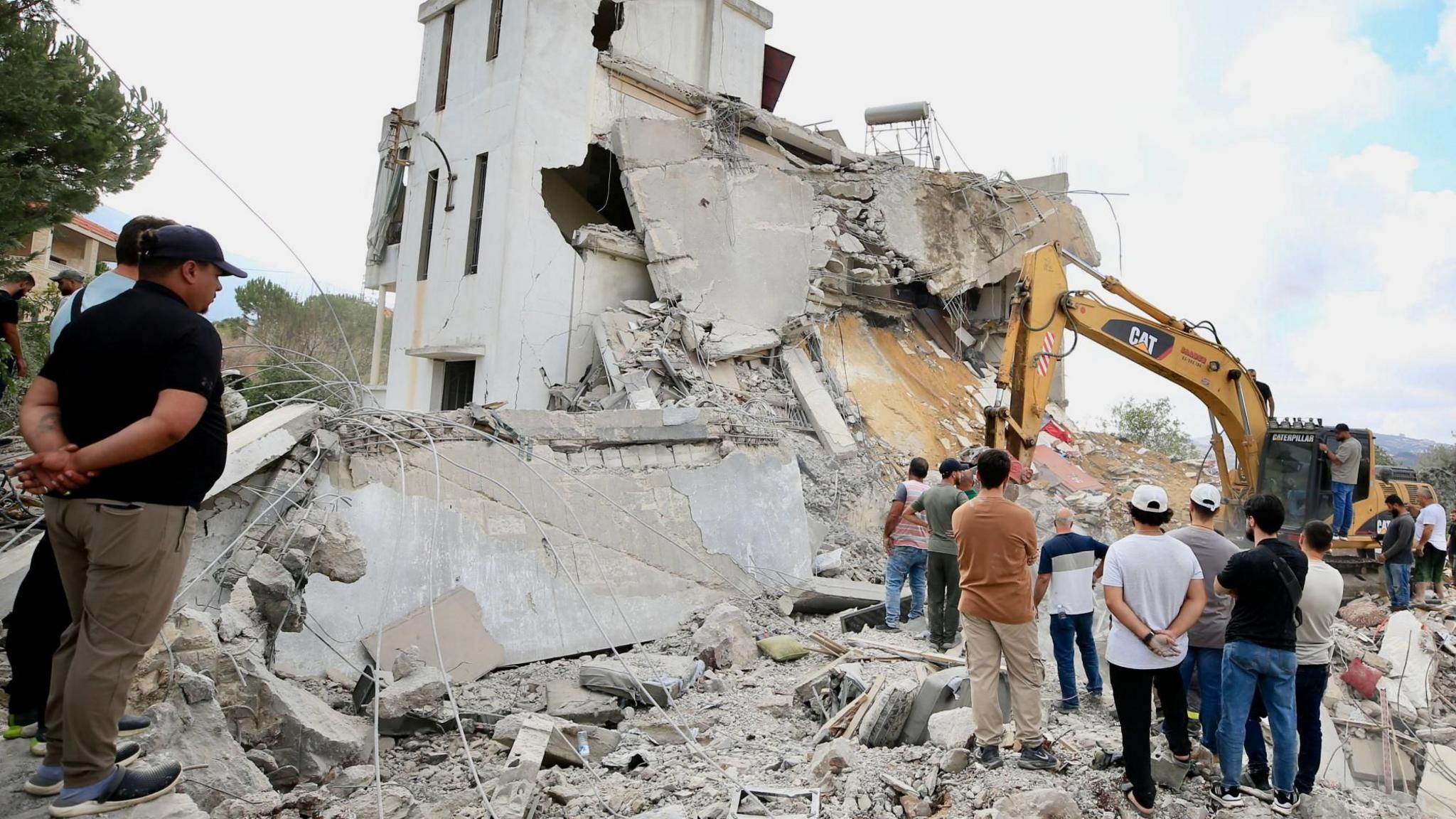 Israeli Air Strikes Kill 11 in Southern Lebanon, State Media Reports