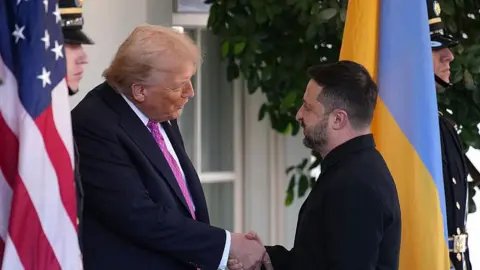 Zelensky's Bid for Tomahawk Missiles Falls Short in White House Meeting