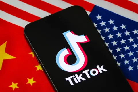 US Takes Control of TikTok Algorithm in New White House Deal