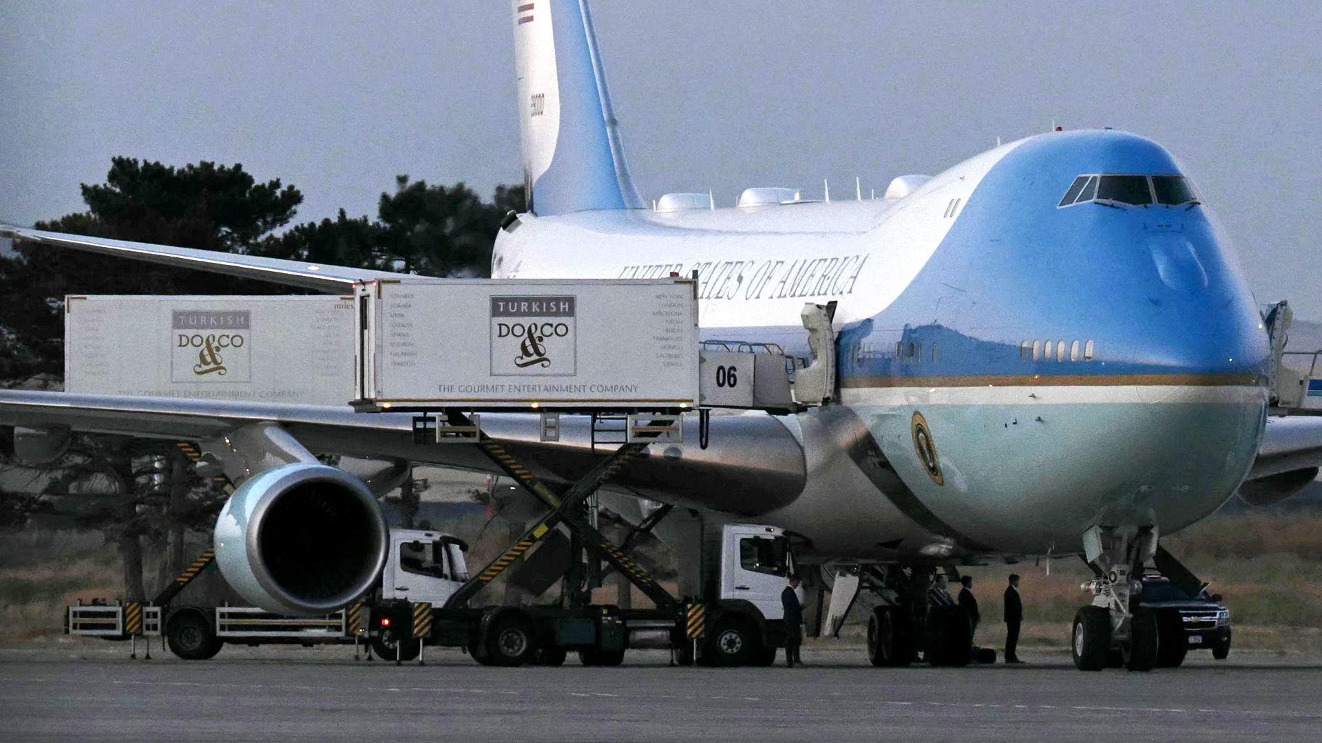Trump’s Secret Plane Swap: A Gambit to Dodge Iranian Threat