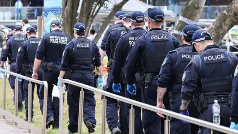 NSW Premier Defends Police Response After Bondi Beach Attack