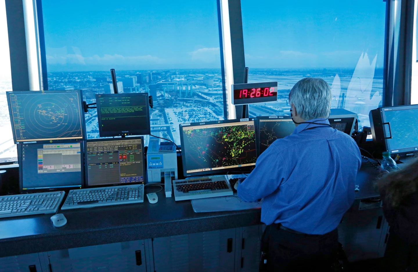 FAA Begins Nationwide Radar System Overhaul Amid Aging Infrastructure Concerns