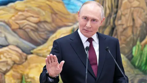 Putin Reiterates Demands for Ukrainian Territory Amid Upcoming US Talks