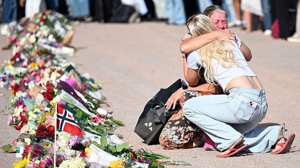Norwegians Gather at Palace Square Amid King Harald V’s Critical Condition