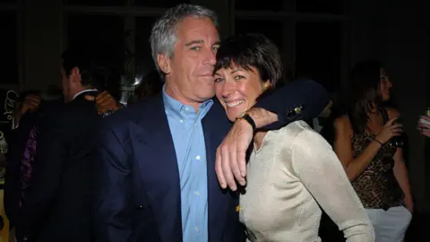 Judge Orders Unsealing of Ghislaine Maxwell Grand Jury Records
