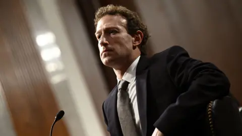 Tech Giants Face Pivotal Trial over Allegations of Social Media Addiction