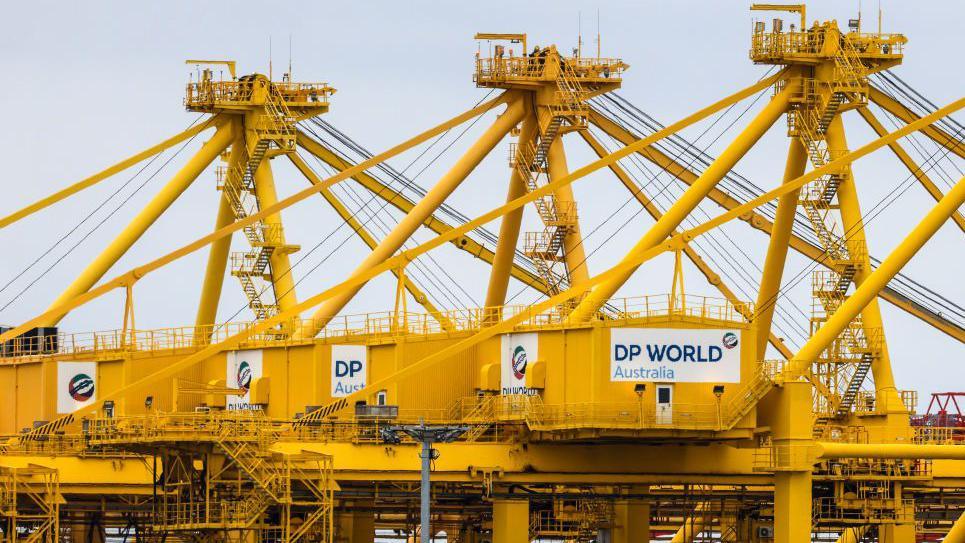 Dock Workers Demand 28‑Hour Week as AI Revolves Port Operations