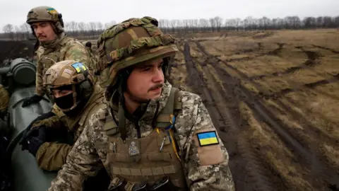 Ukrainian Soldiers Express Mixed Reactions to US Draft Peace Plan