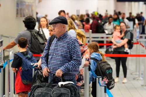 Thanksgiving Travel Tips: Navigating the Holiday Rush