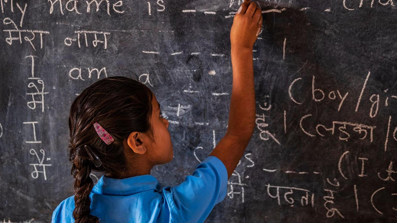 India’s ‘Cockroach’ Protesters Demand Better Schools – Children Echo the Call