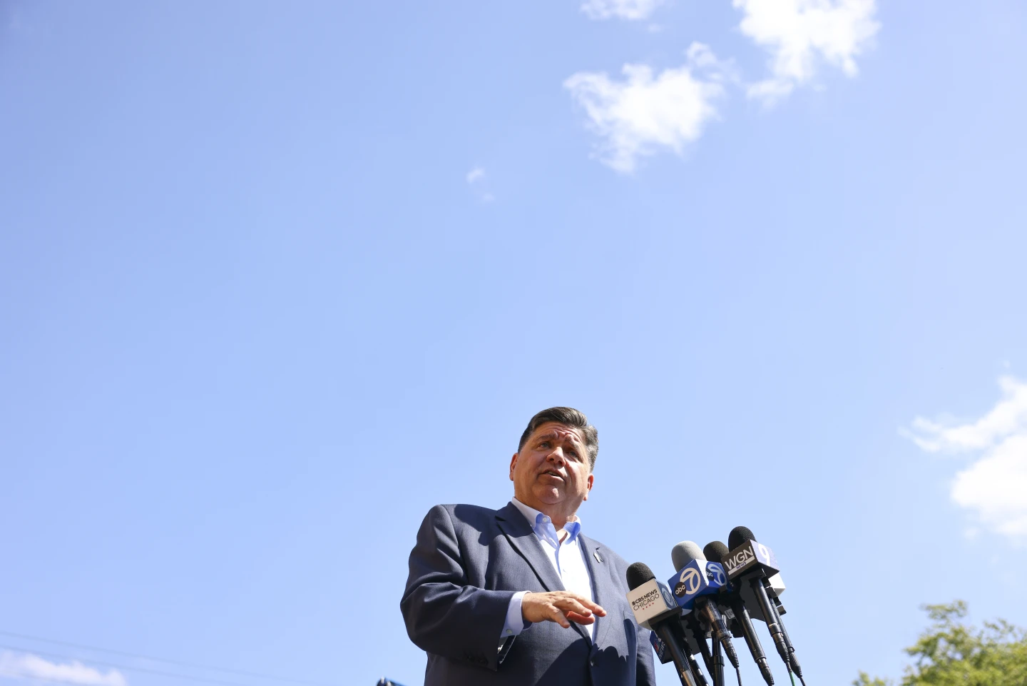 Illinois National Guard to be Federalized Amid Controversy