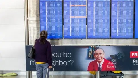 US Flights May Plummet to 'Trickle' Amid Ongoing Government Shutdown