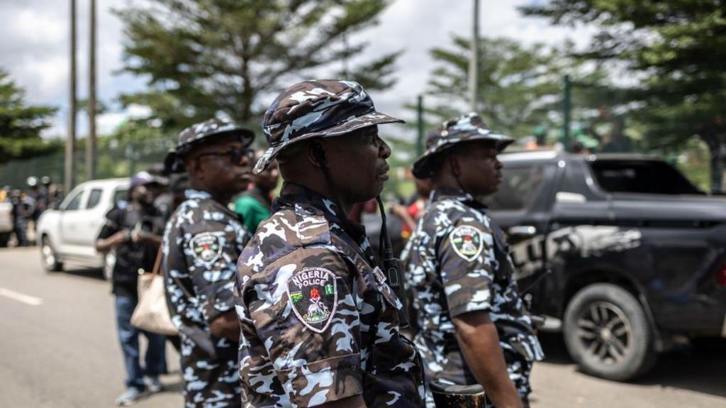 Gunmen raid Taraba village – at least 10 dead, shops looted