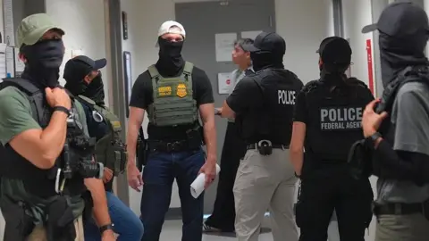 California Enacts Law Banning Masks for Law Enforcement