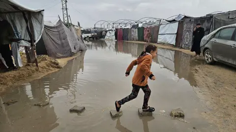Flooding Worsens Crisis for Displaced Gazans Amid Stalled Peace Efforts