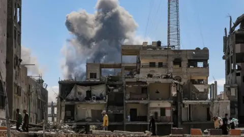 Israel Intensifies Gaza City Siege Amid Ongoing Tensions over Trump Peace Plan