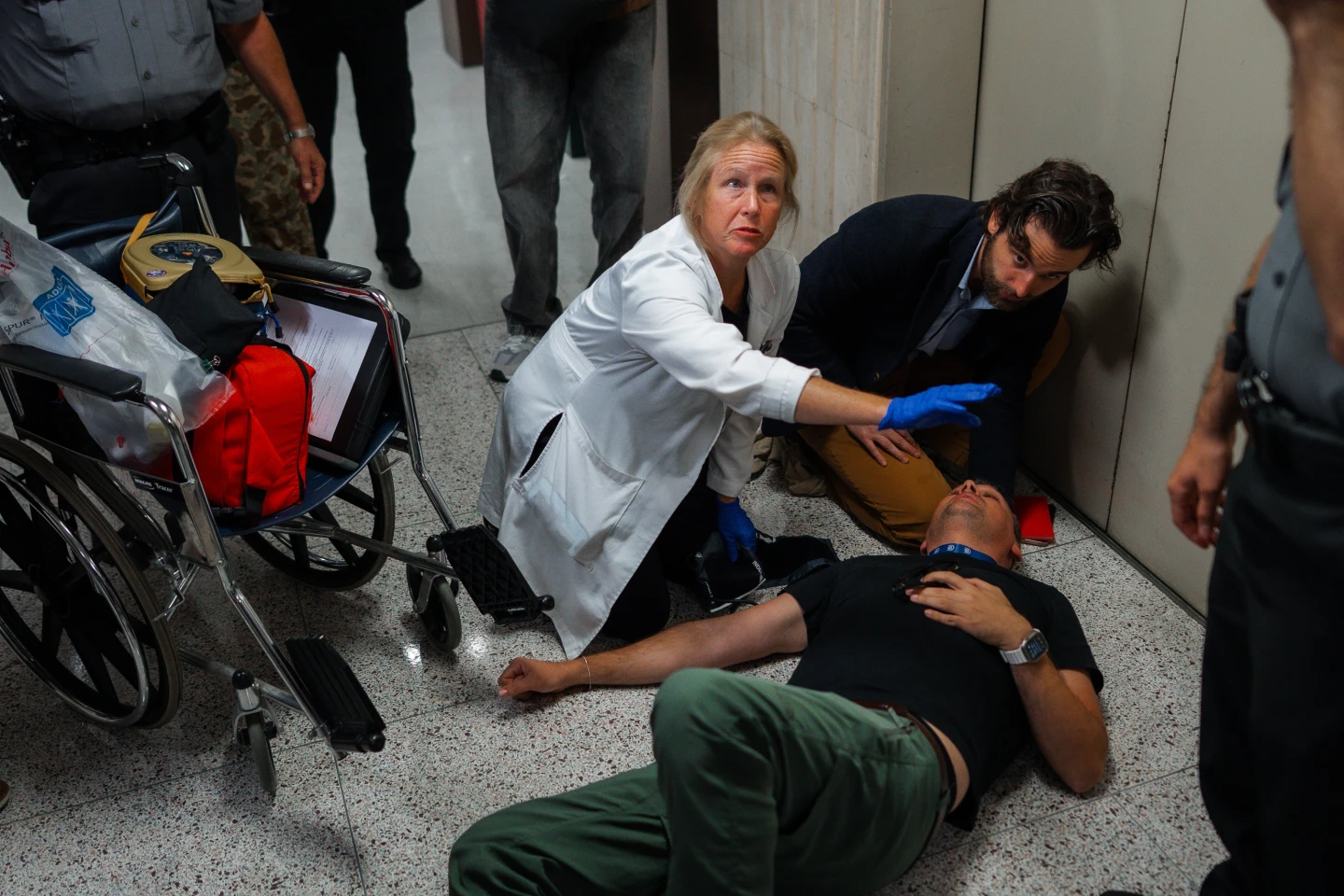 Federal Agents Clash with Journalists Outside NYC Immigration Court