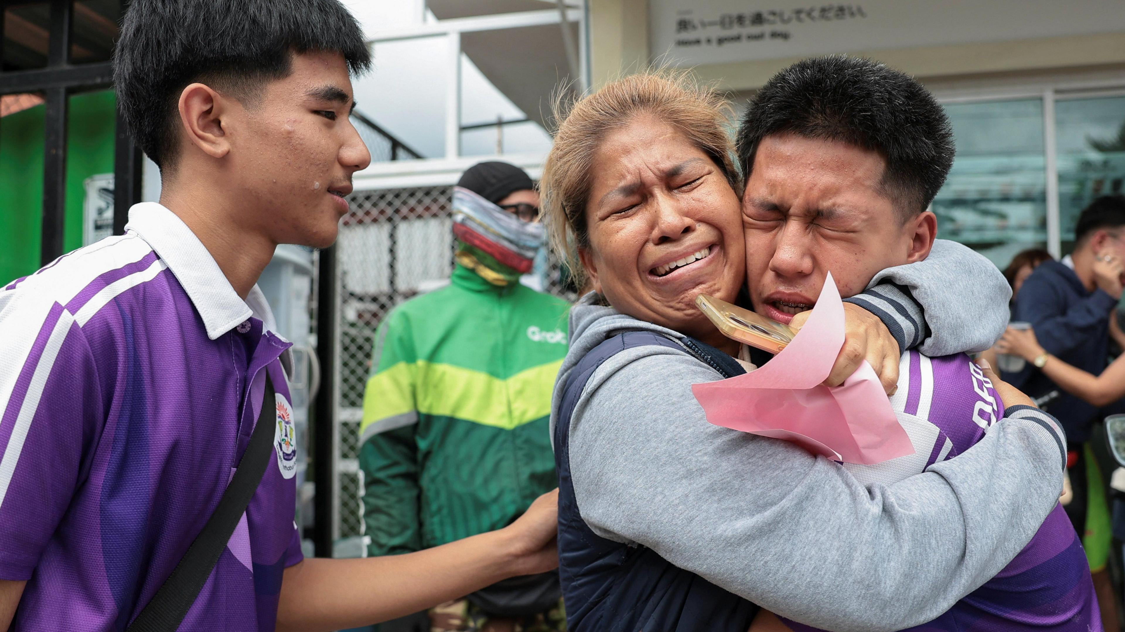A 14‑year‑old shoots teachers at Thai school, forcing survivors to flee