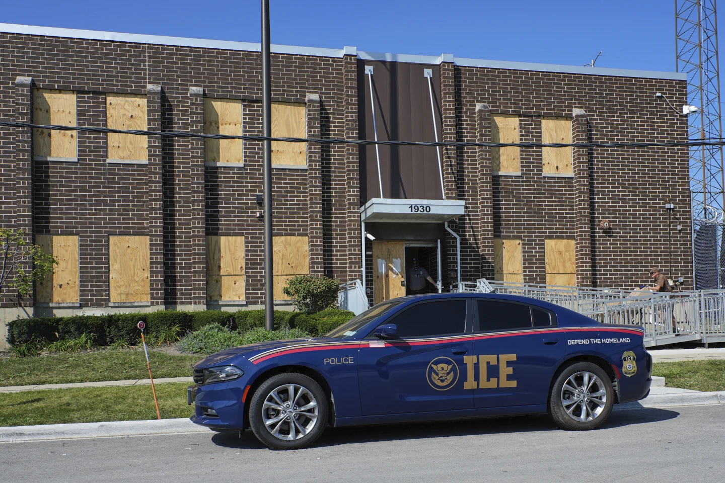 Activists Mobilize Against Immigration Enforcement in Chicago