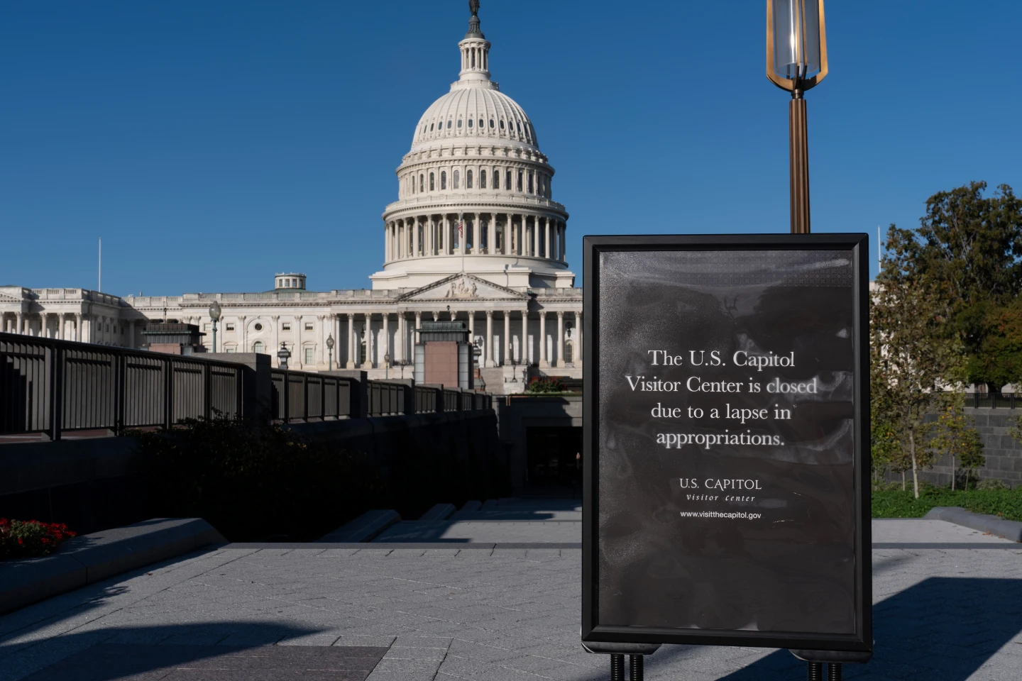 Government Shutdown: Poll Reveals Public Frustration and Shared Blame