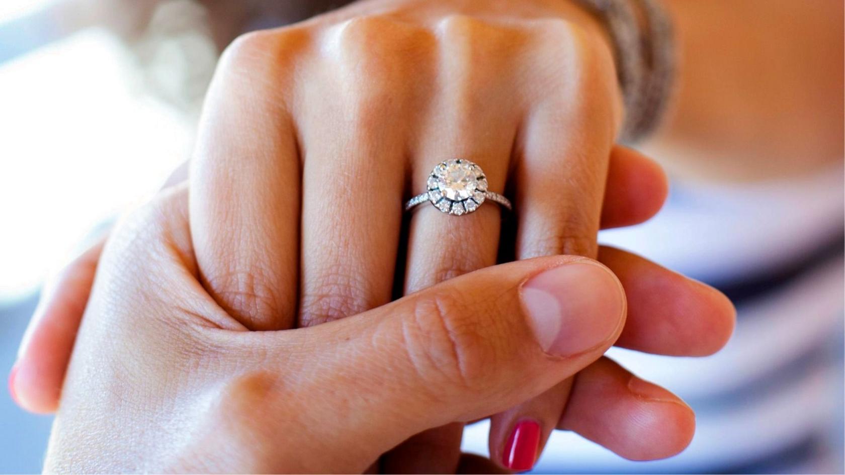 De Beers Suspends Work at South Africa's Biggest Diamond Mine Amid Falling Demand