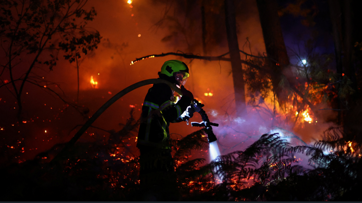 France Battles Wildfire Whirlwinds as 55,000 Evacuees