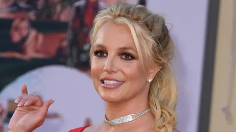 Britney Spears Checks into Rehab Following DUI Arrest