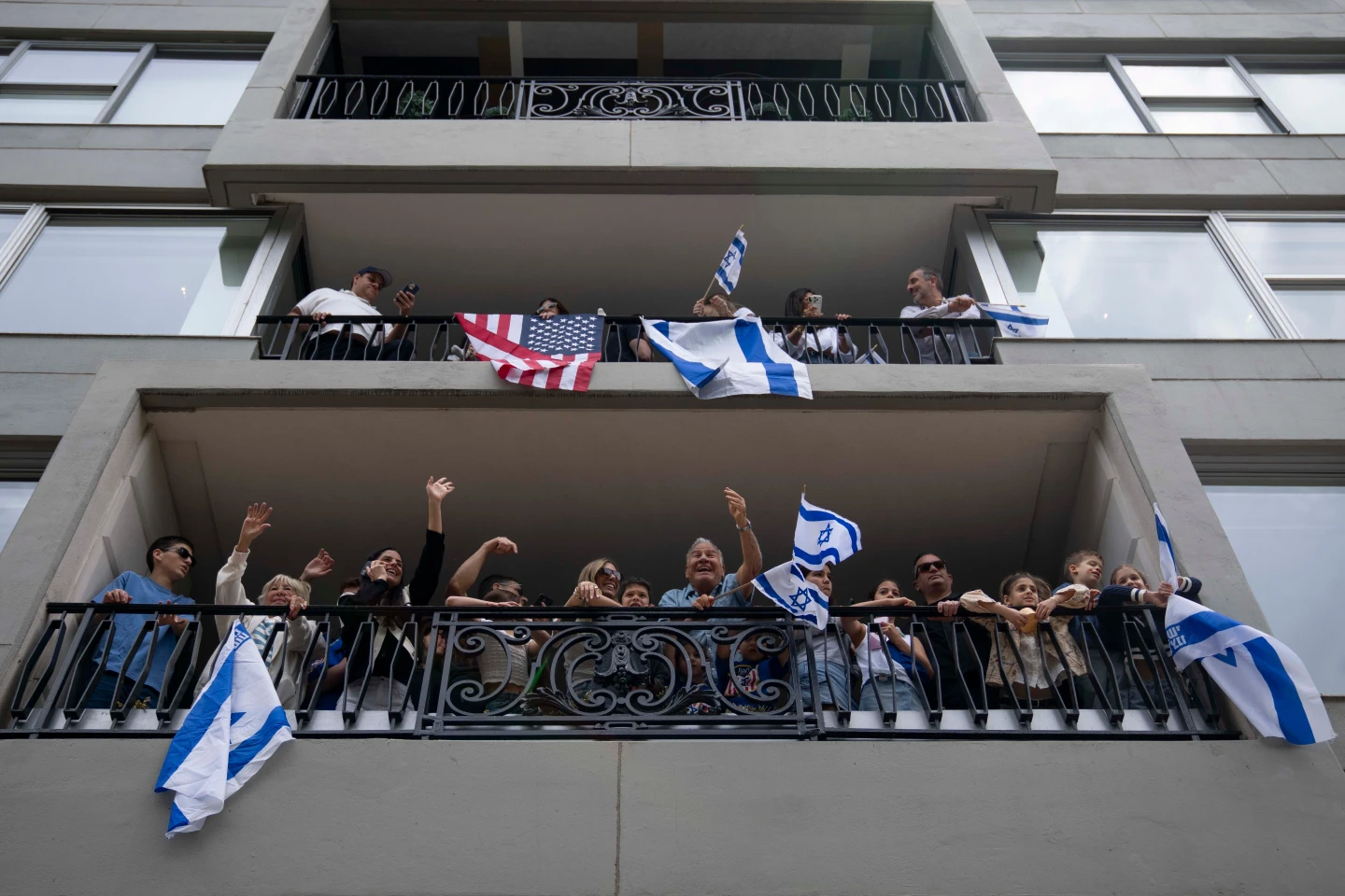 NYC Mayor Mamdani Skips Israel Parade, Stirs Antisemitic Backlash
