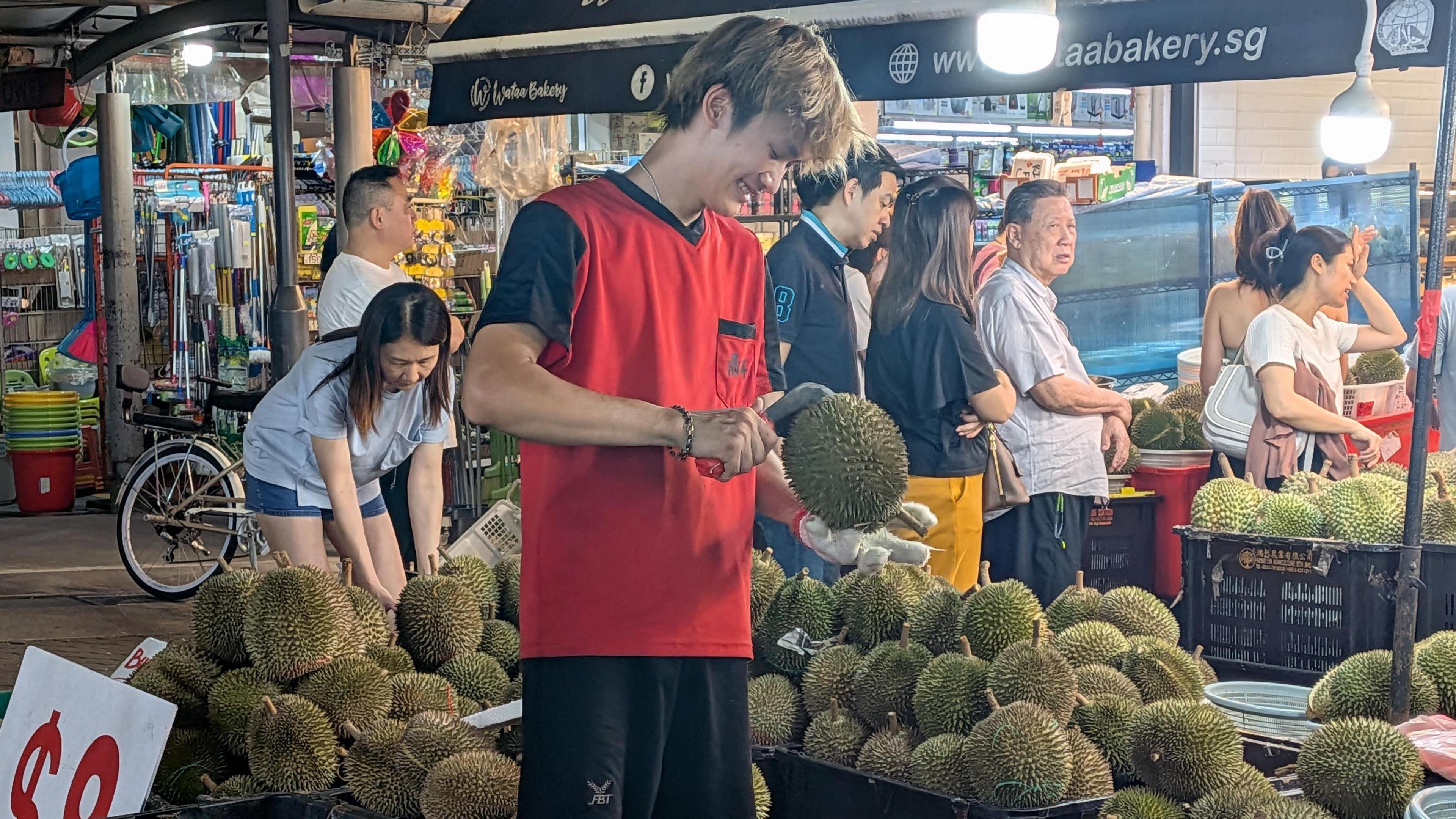 Durian Tsunami: Singapore Stalls Serve Free Fruit as Malaysian Prices Crash