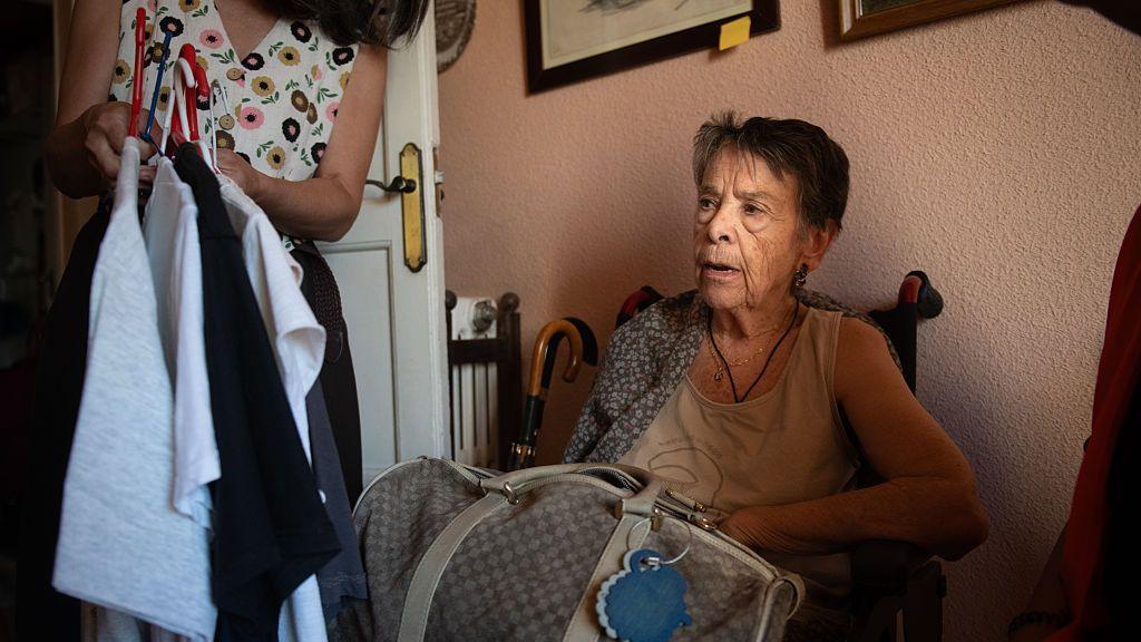 Spanish pensioner who sparked housing protests dies, union says