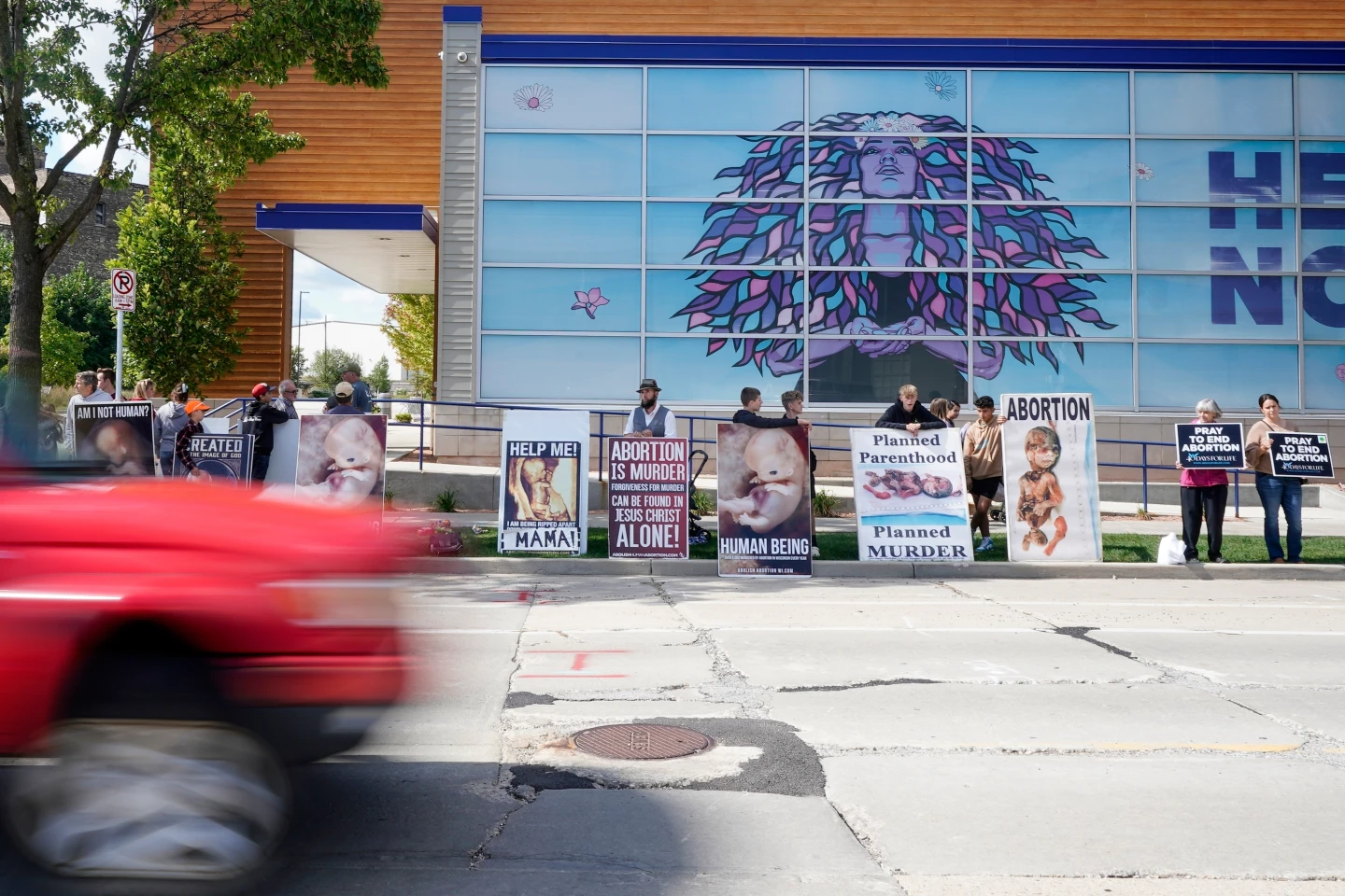 Planned Parenthood of Wisconsin Resumes Abortion Services Following Legal Updates