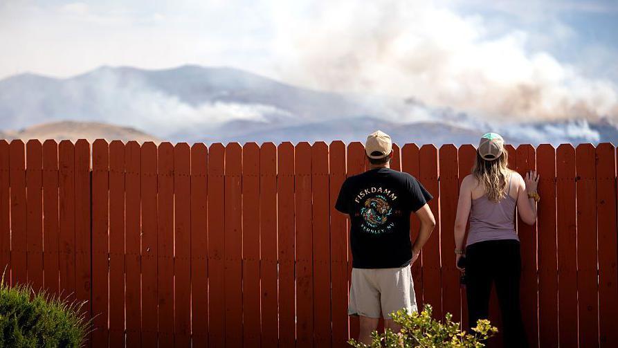 Reno Wildfire: Firefighters Hold 27% Containment in the Hawk Fire