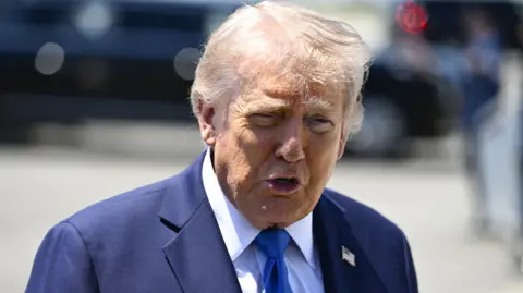 Trump Halts Envoys' Visit to Pakistan Amid Iran Conflict Stalemate
