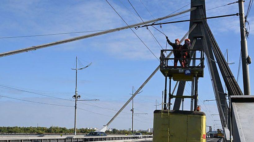 Kyiv's Northern Bridge Hit Again as German Chancellor Visits Amid Rising Drone Attacks