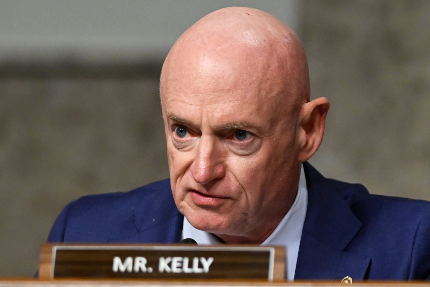 Pentagon Faces Scrutiny Over Investigation of Senator Mark Kelly