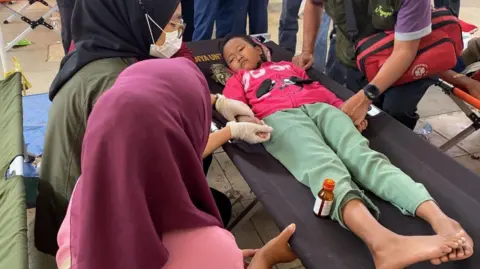 Health Crisis: Over 1,000 Indonesian Children Struck by Food Poisoning from School Lunches