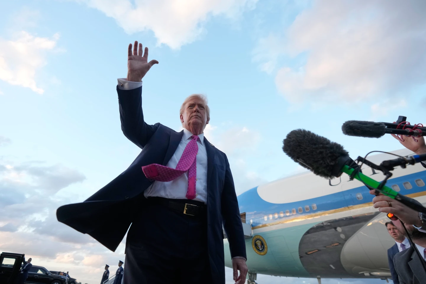 Growing Concerns Over Job Security and Inflation Among Americans