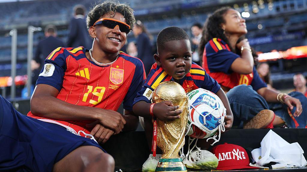 Lamine Yamal’s World Cup win: his little brother Kenye steals the show