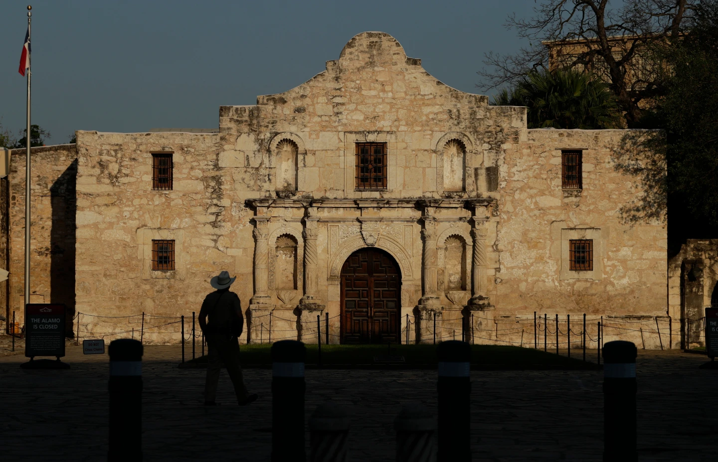 CEO Resigns from Alamo Trust Amid Controversy Over Historical Narrative