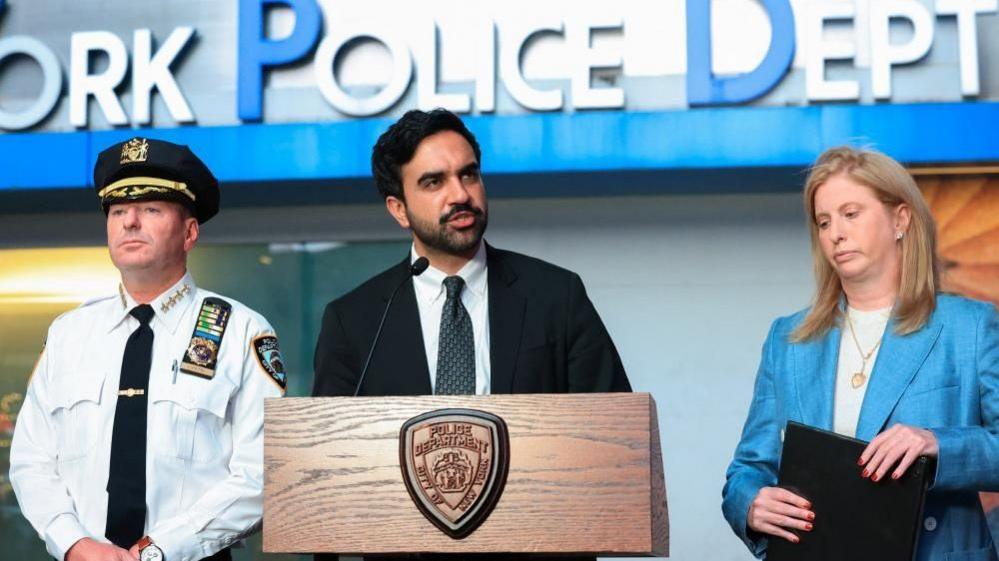 Times Square Stabbing: Woman Killed, Suspect Shot by Police