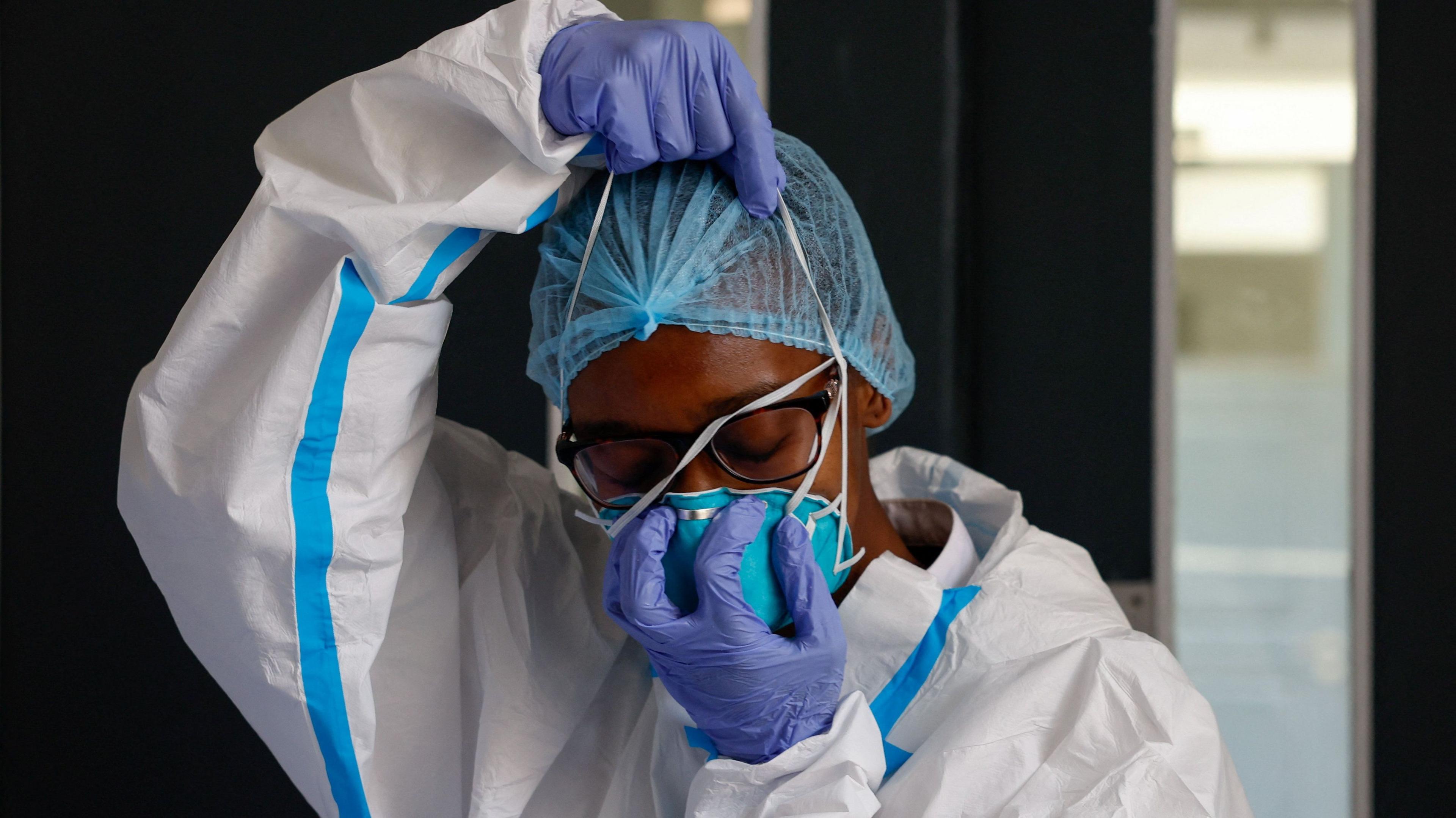 Kenya Quarantines Ten After First Ebola Case, Scrutinizing Screening Protocols
