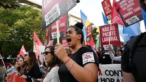 Massive Protests in Lisbon Against Proposed Labour Law Changes