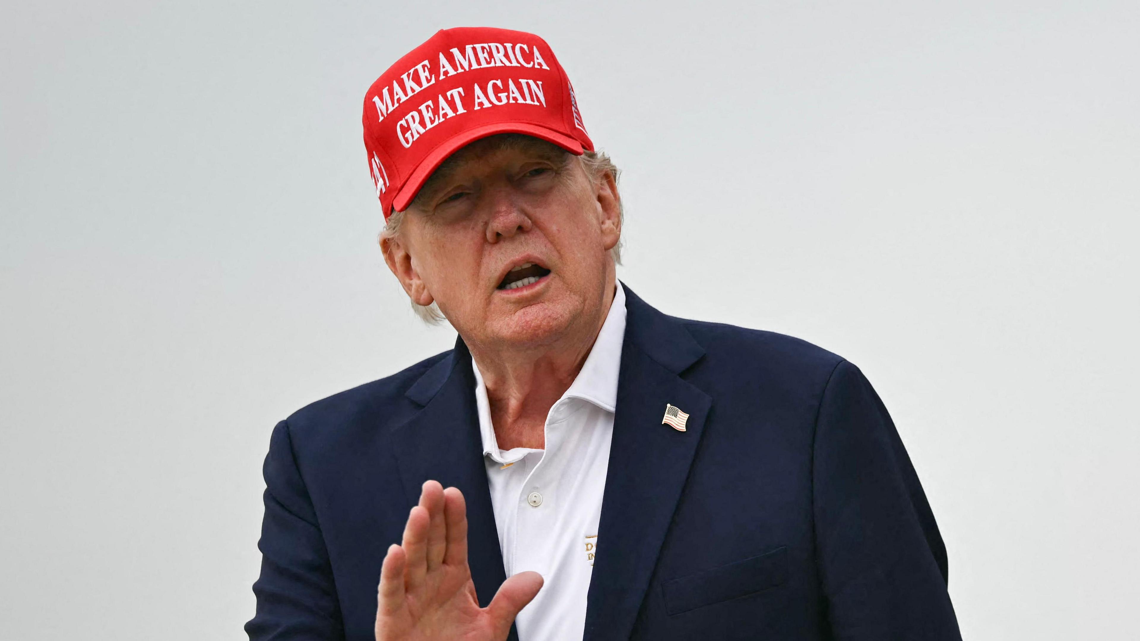 Trump Threatens to Bomb Oman Over Iran Talks, Heightening Global Tension