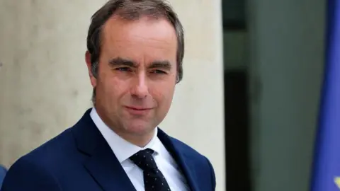 Shock Resignation: French Prime Minister Sébastien Lecornu Steps Down After Just 26 Days