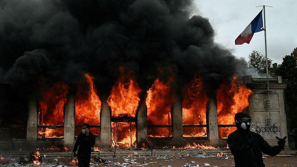 Macron restricts Saturday protests to unions as France reels from weekend looting