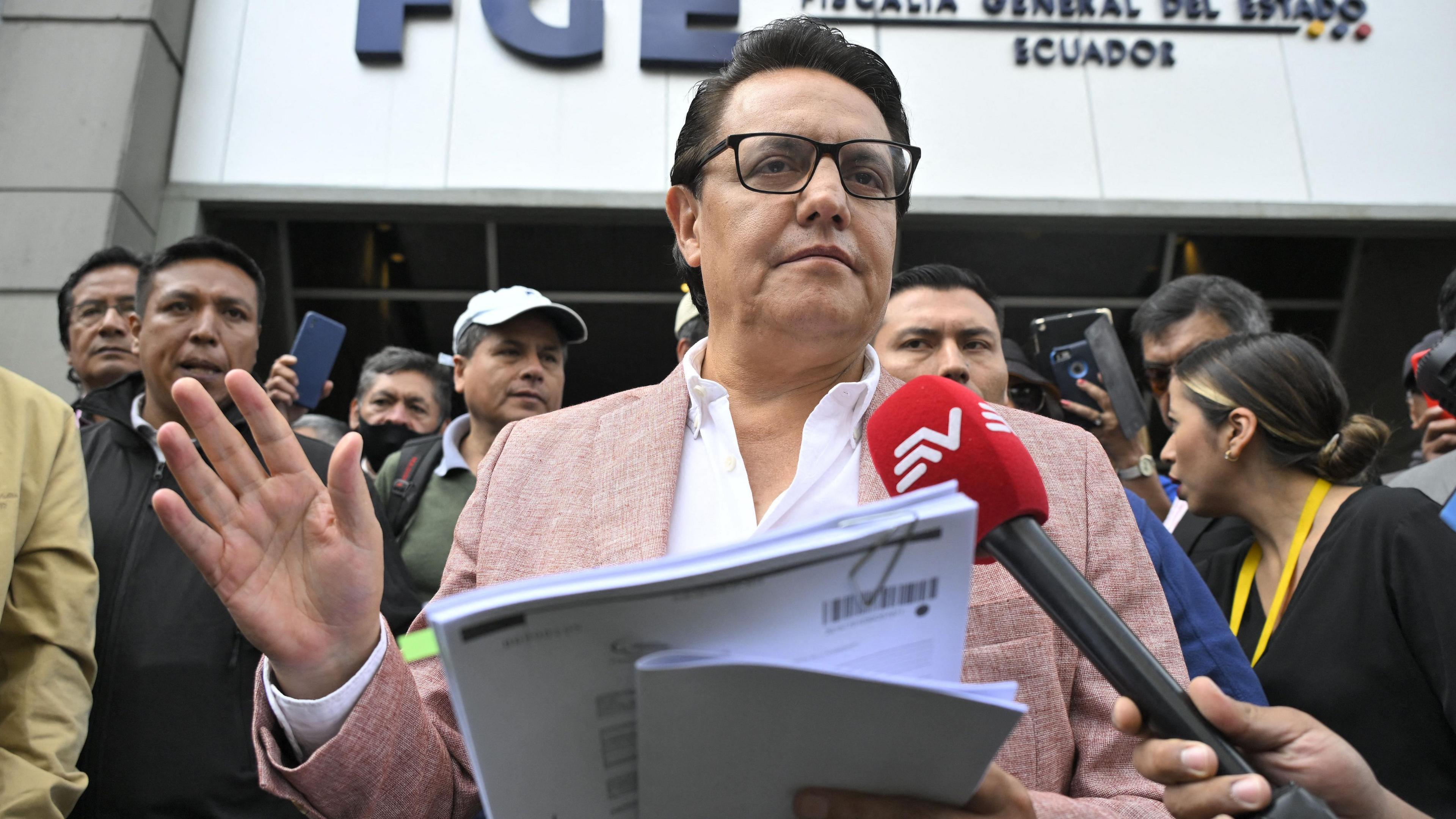 Ecuador Prosecutors Charge Former Interior Minister and Others in 2023 Assassination of Presidential Candidate