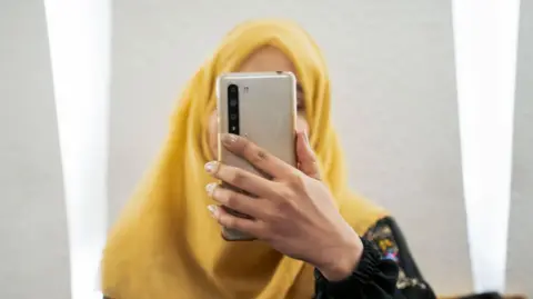 Afghan Women Face Despair as Taliban Shuts Down Internet